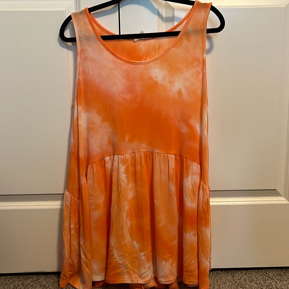 Orange tank!! 🧡